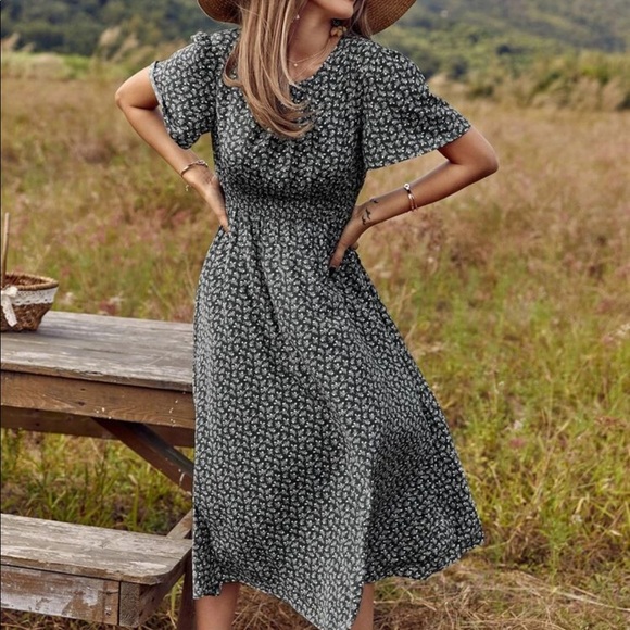 Boho floral print shirred dress - Picture 3 of 6